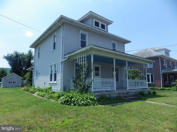 933 E MAIN ST, Hegins, PA 17938