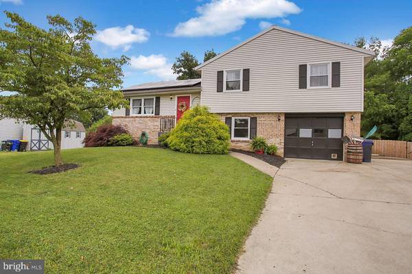 106 MOUNTAIN BLVD, Wernersville, PA 19565