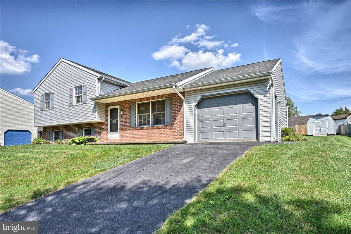 Lancaster, PA 17602,343 HOLLY LN