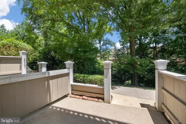 North Bethesda, MD 20852,5804 INMAN PARK CIR #390