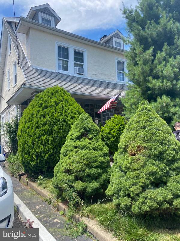 12 OVERHILL RD, Upper Darby, PA 19082