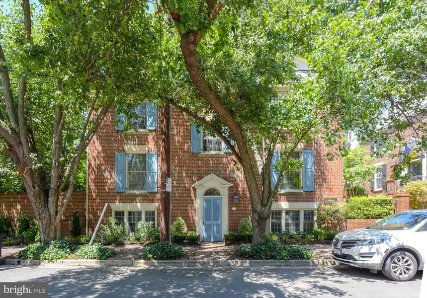 406 1/2 N SAINT ASAPH ST, Alexandria, VA 22314