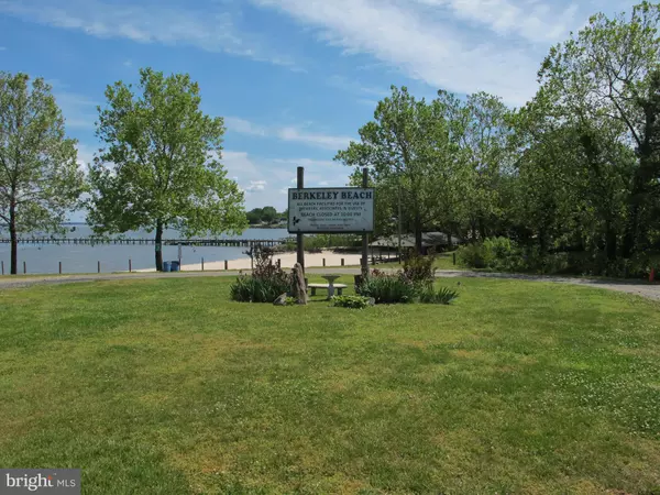 Colonial Beach, VA 22443,35 OAK