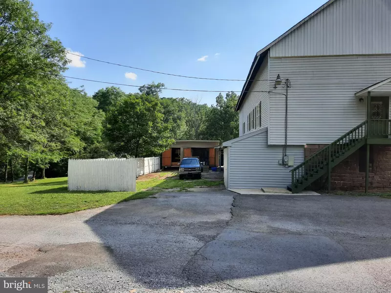 1817 POTTS HILL RD, Etters, PA 17319