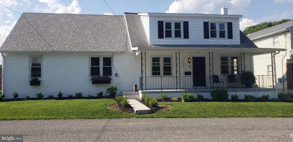 425 4TH AVE, Parkesburg, PA 19365