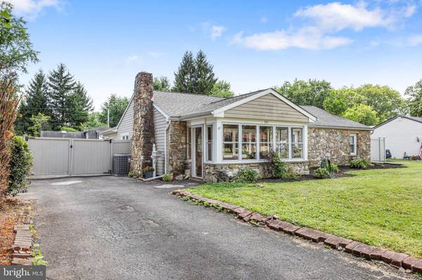 521 W COUNTY LINE RD, Hatboro, PA 19040