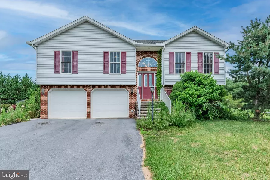 216 GROVE DR, Shippensburg, PA 17257