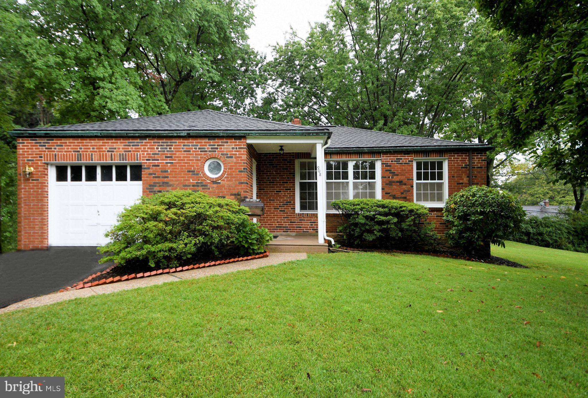 908 EDANN RD, Oreland, PA 19075