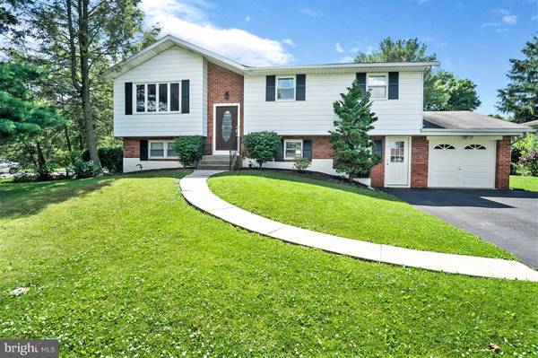 3421 SHELLEY LN, Bethlehem, PA 18017