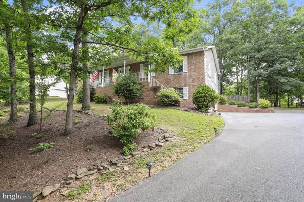 110 LAKEWOOD DR, Stephens City, VA 22655