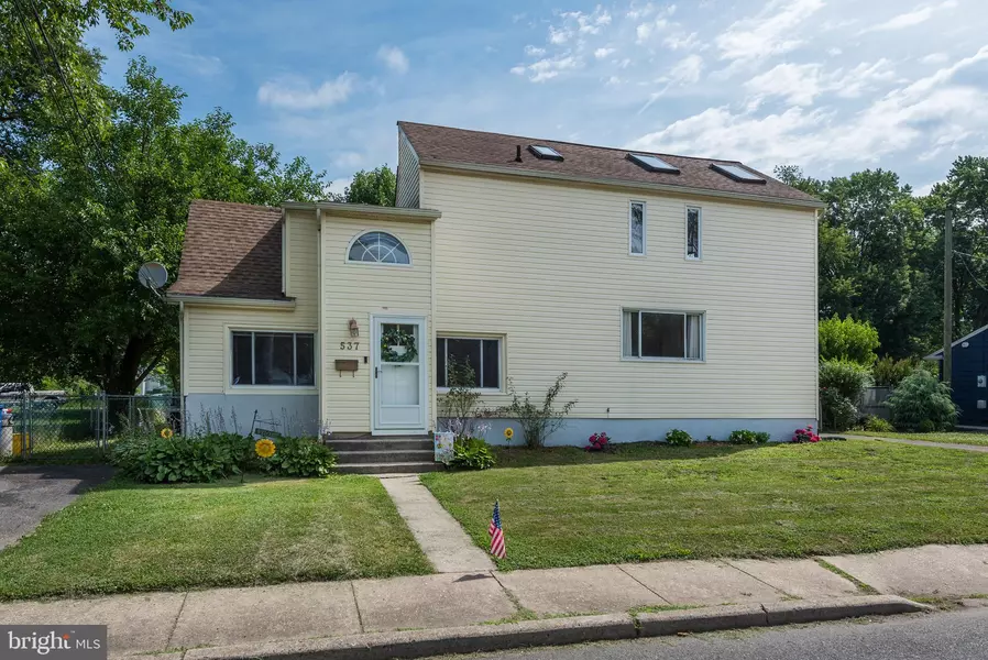 537 SUNSET AVE, Maple Shade, NJ 08052