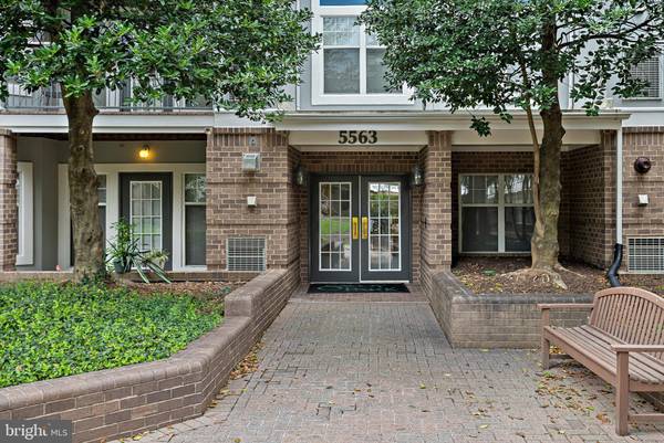 5563 SEMINARY RD #208, Falls Church, VA 22041