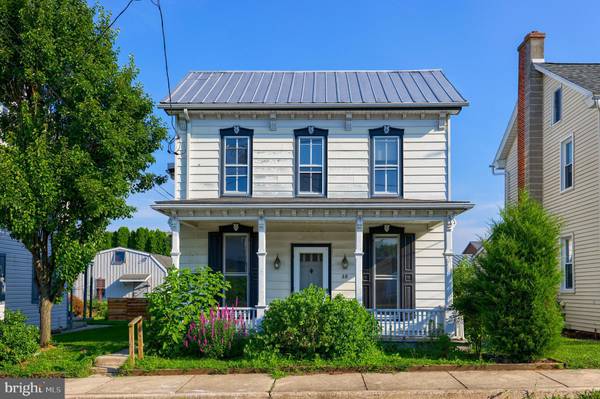 38 S CHARLES ST, Ephrata, PA 17522