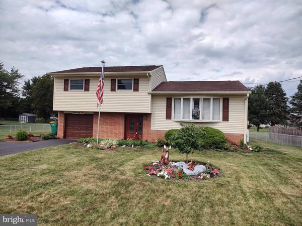 442 LINDEN ST, Mechanicsburg, PA 17050