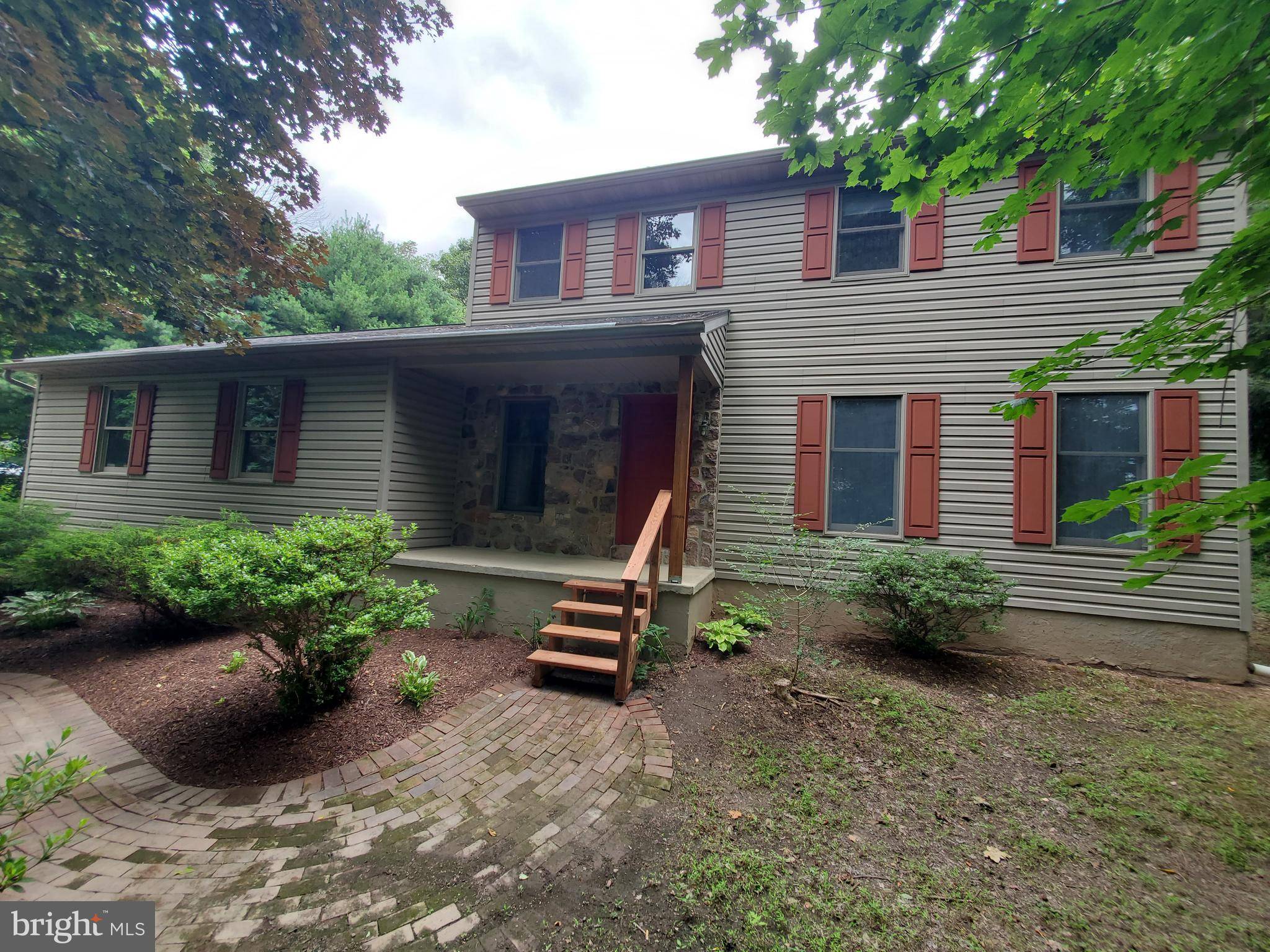 165 HENRY RD, Barto, PA 19504