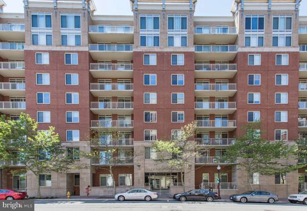 820 N POLLARD ST #210, Arlington, VA 22203