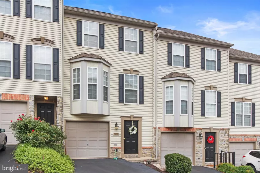 2707 STEEPLE CHASE DR #4, York, PA 17402