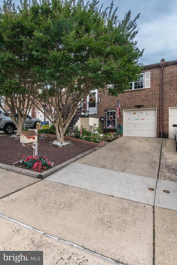 2839 WOODBRIDGE RD, Philadelphia, PA 19114