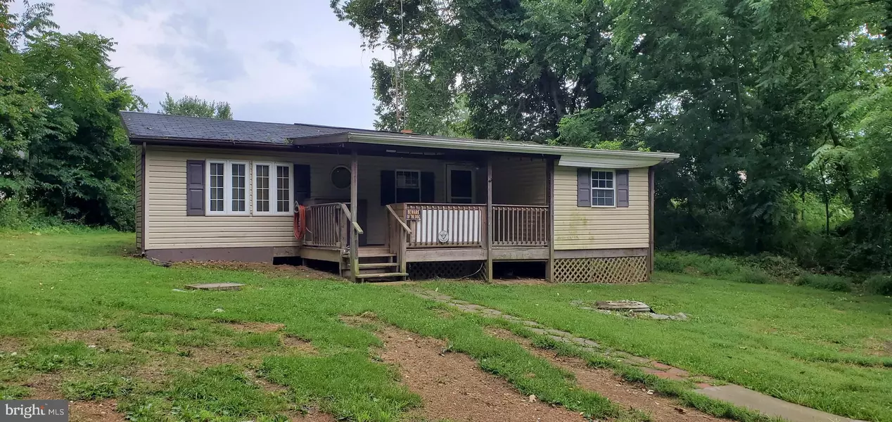 180 HOMEWOOD AVE, Falling Waters, WV 25419