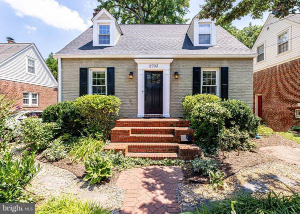 2703 RUSSELL RD, Alexandria, VA 22305