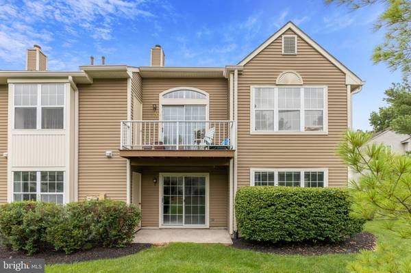 803-A HARWOOD CT, Mount Laurel, NJ 08054