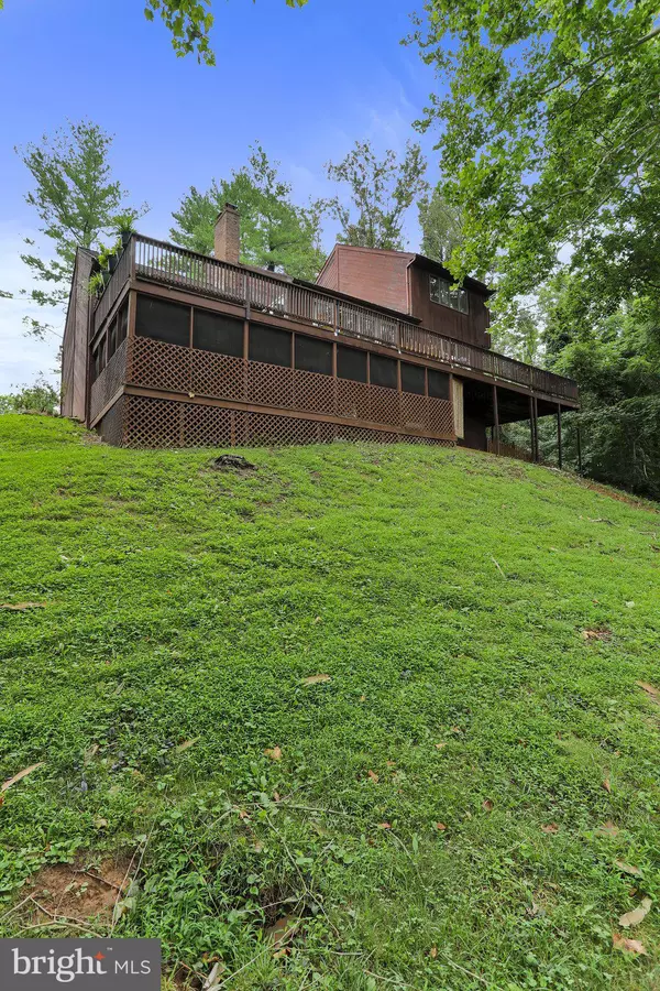 Falling Waters, WV 25419,511 COLSTON DR