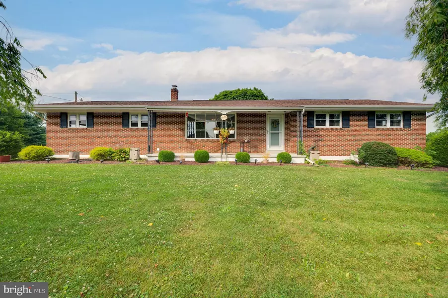 1253 RAILROAD RD, Dauberville, PA 19533