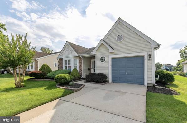 669 CASCADE DR S, Mount Laurel, NJ 08054