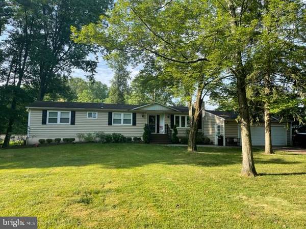 127 WOODLAND DR, Doylestown, PA 18901