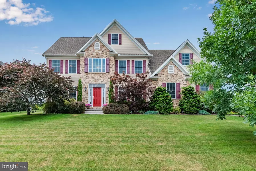 415 CHESTNUT DR, Boiling Springs, PA 17007