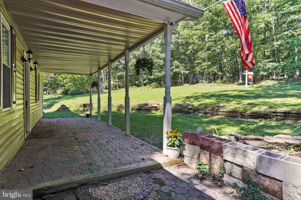 Harpers Ferry, WV 25425,493 JOHNNYCAKE LN