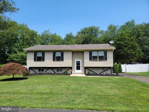 341 ERIE AVE, Clayton, NJ 08312