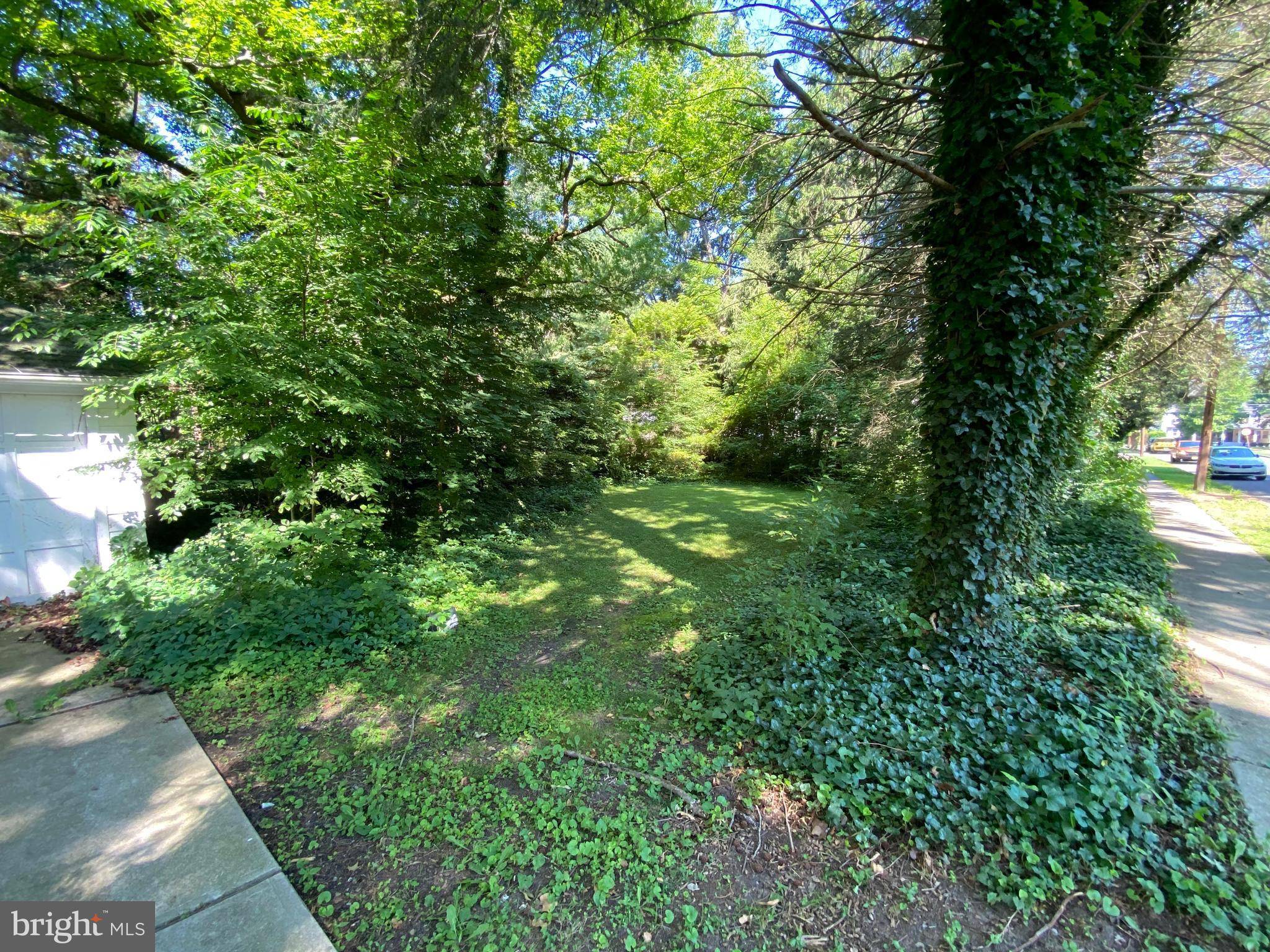 Moorestown, NJ 08057,101 W OAK AVE