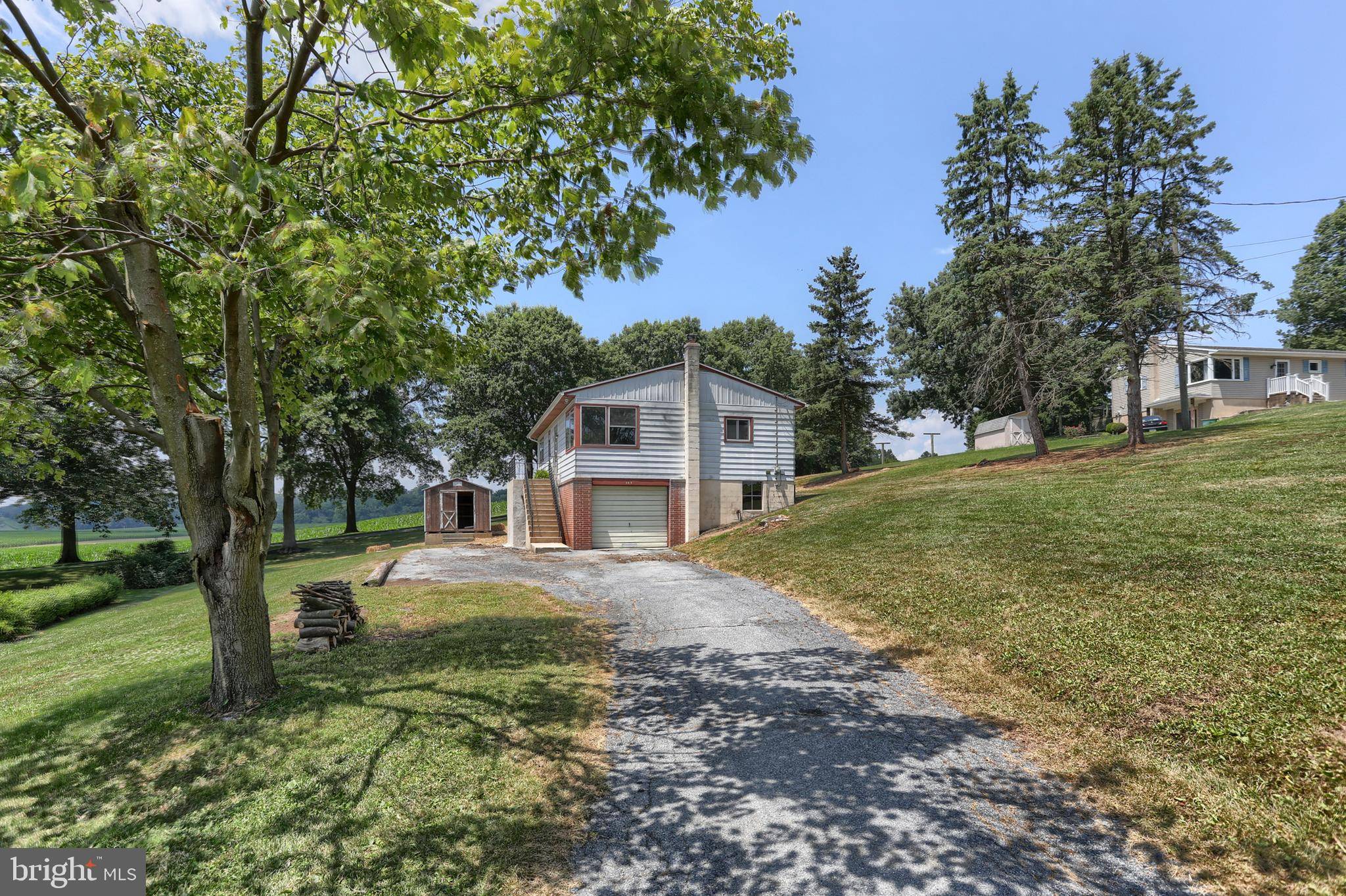 205 GOLF RD, Myerstown, PA 17067