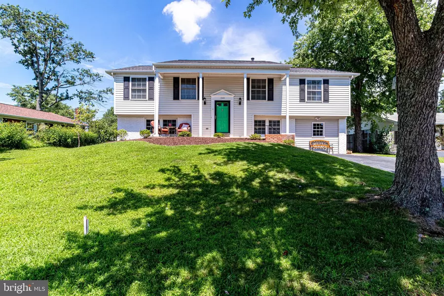 13110 PENNYPACKER LN, Fairfax, VA 22033