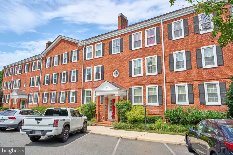 2924 S BUCHANAN ST #C2, Arlington, VA 22206