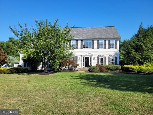 5 HARVEST LN, Columbus, NJ 08022