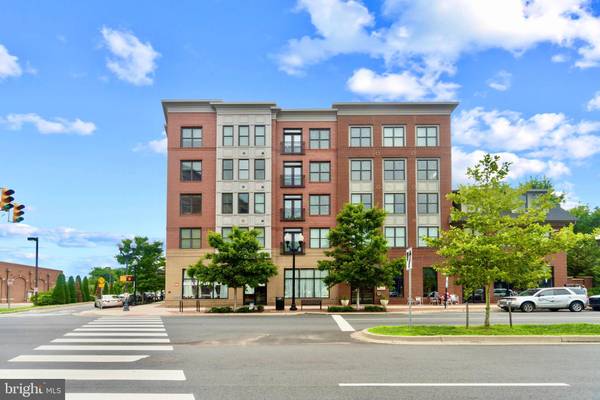 1107 S WALTER REED DR #303, Arlington, VA 22204