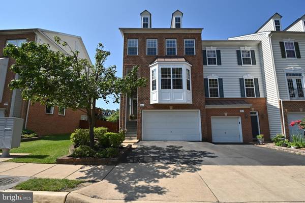 7813 LOCUST LEAF LN, Alexandria, VA 22315