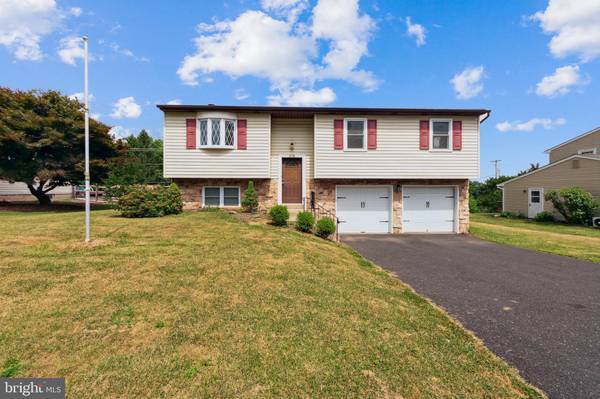 278 PARKRIDGE DR, Perkasie, PA 18944