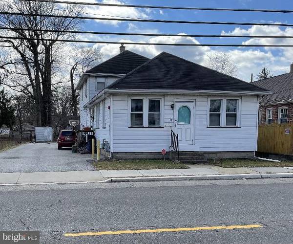 12 E BROAD ST, Gibbstown, NJ 08027