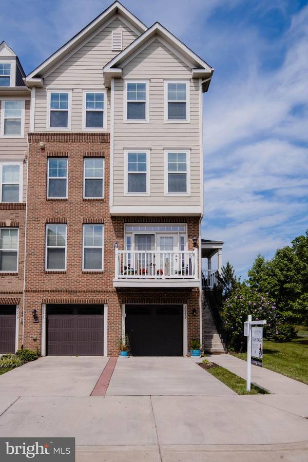 25235 LAURELDALE TER, Chantilly, VA 20152