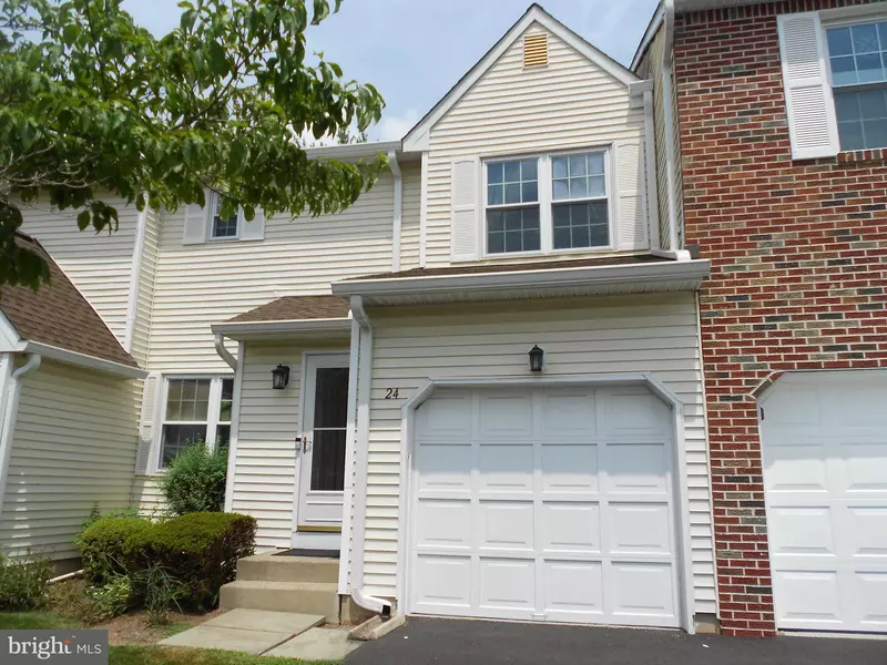 24 REVERE CT, Ewing, NJ 08628