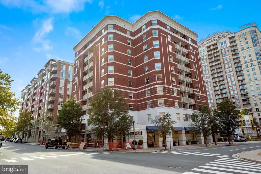 880 N POLLARD ST #602, Arlington, VA 22203