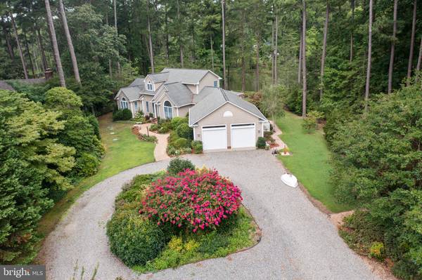 380 PINE REACH DR, Kilmarnock, VA 22482