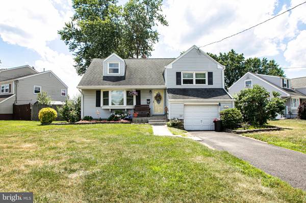 11 WICKOM AVE, Hamilton, NJ 08690