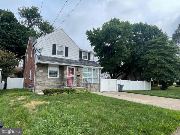 1209 N LONGACRE BLVD, Lansdowne, PA 19050