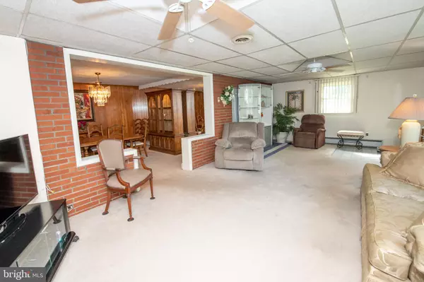 Feasterville Trevose, PA 19053,4851 WELDON AVE