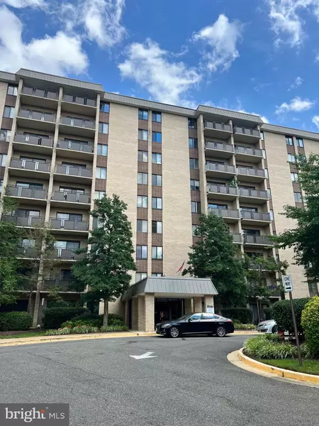 3101 S MANCHESTER ST #204, Falls Church, VA 22044