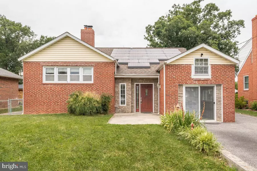 8412 ALLISON LN, Rosedale, MD 21237